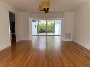 Building Photo - 447 Giralda Ave