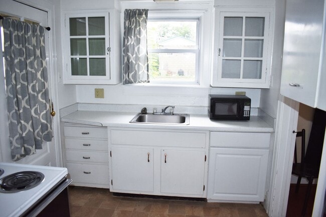 Building Photo - 716-718 Wayne