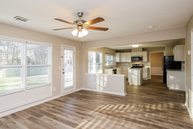 Foto del edificio - 4150 Ancroft Cir