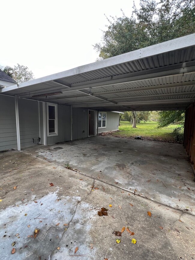 Building Photo - 5759 Hogaboom Road