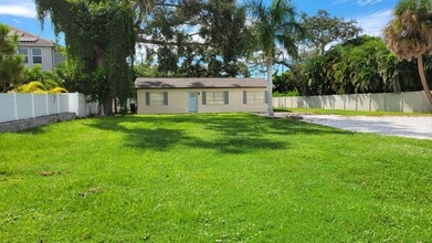 Building Photo - 3932 Sunshine Ave