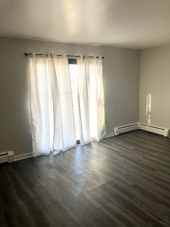 Photo - Seneca Gardens Apartment