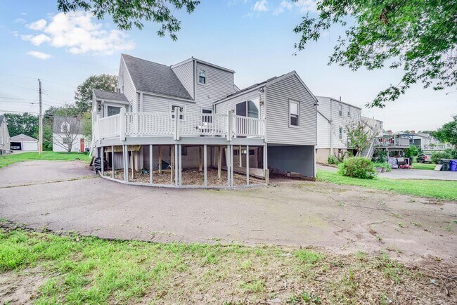 Building Photo - 62 Wright Rd