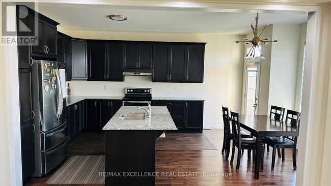 Building Photo - 25 Divers Rd