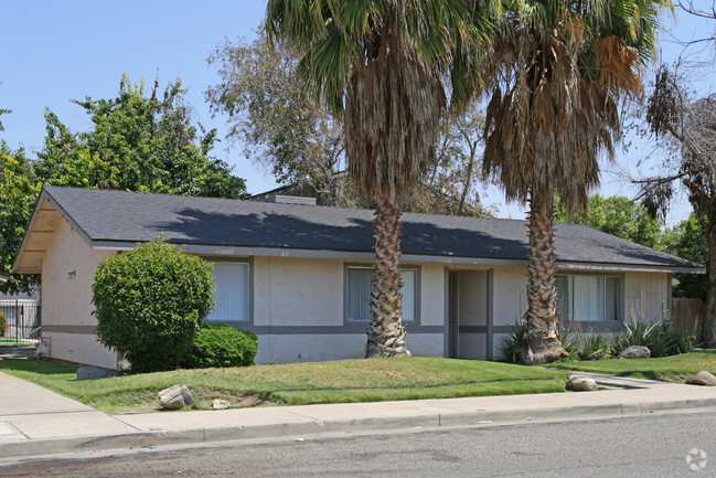 Building Photo - Grand Plaza Apartments