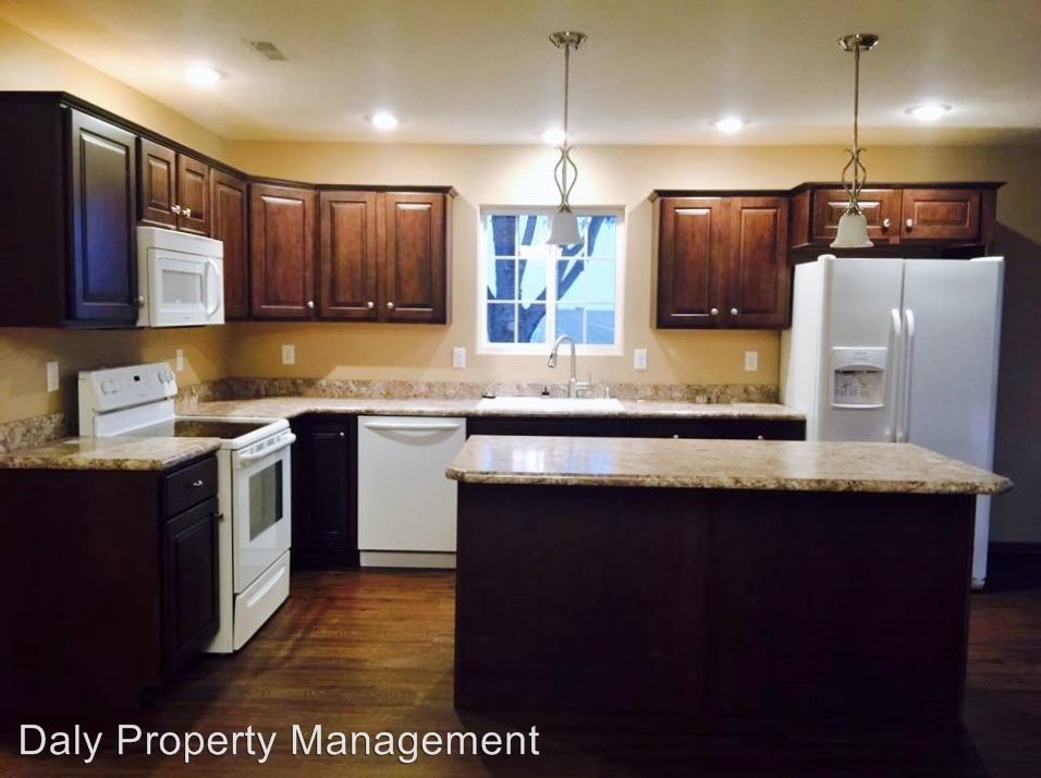 Building Photo - 2 br, 2 bath House - 623 Hall