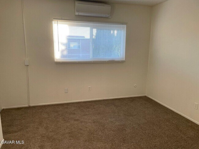 Foto del edificio - 324 E Ave Q7