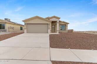 Building Photo - 13736 Flora Vista Ave