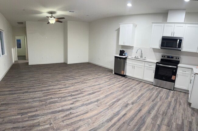 Building Photo - 6006 Cougar Trl