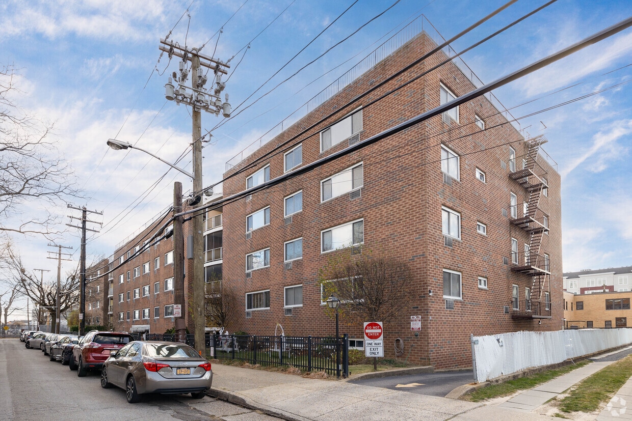 101 Clinton Ave - Sterling Arms Owners Corp.