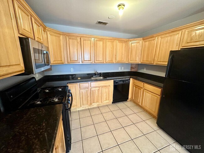 Foto del edificio - 111 Harris Ave