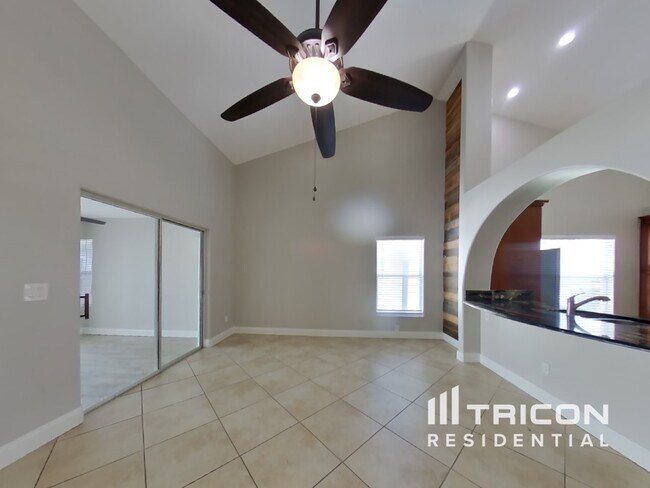 Foto del edificio - 3235 Crystal Creek Blvd