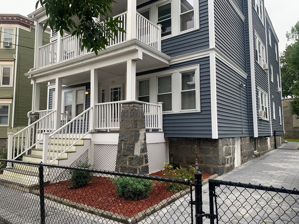 Primary Photo - 29 Gibson St