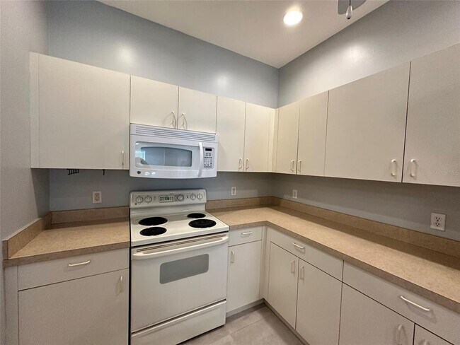 Foto del edificio - 1641 Red Oak Ln
