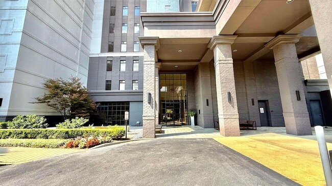 Photo - 717 Riverside Dr House