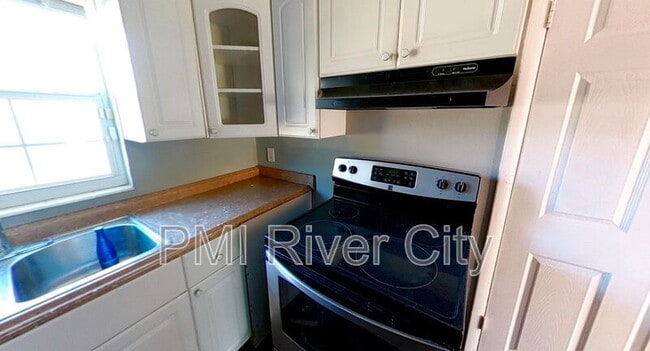 Building Photo - 7471 John F Kennedy Dr W