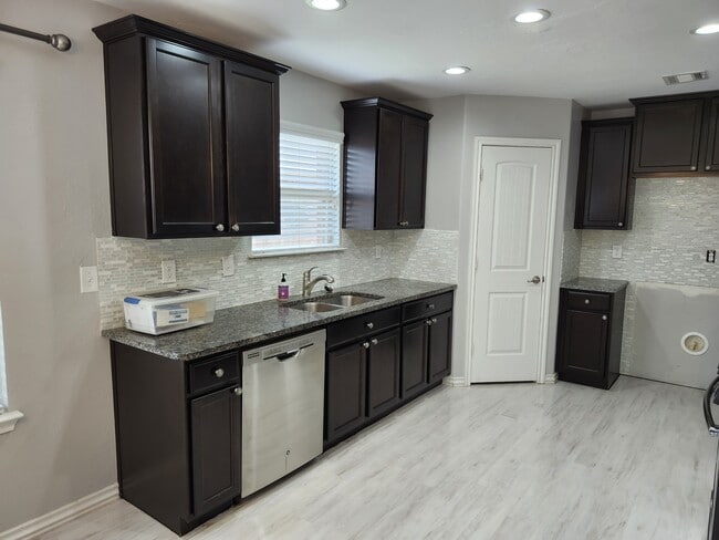 Foto del edificio - 7345 NW 148th St