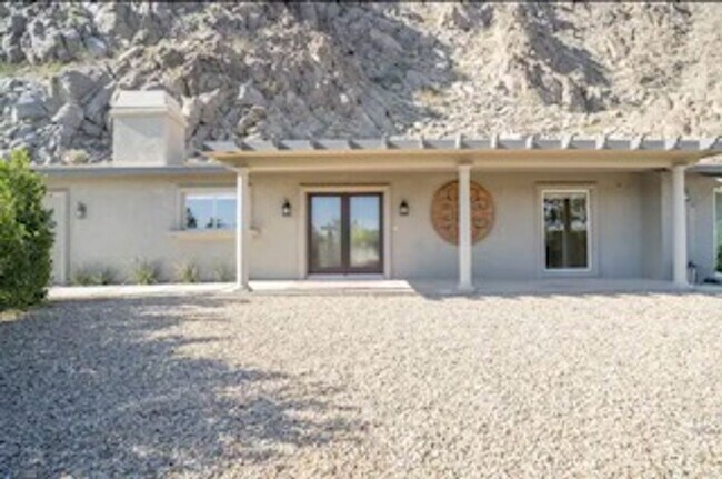 Foto del edificio - 46755 Highland Palms Dr