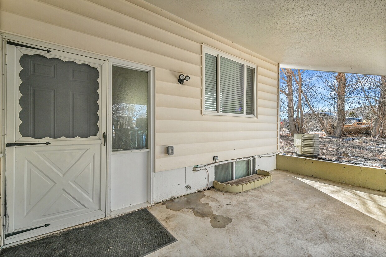 Foto principal - 1526 Main St