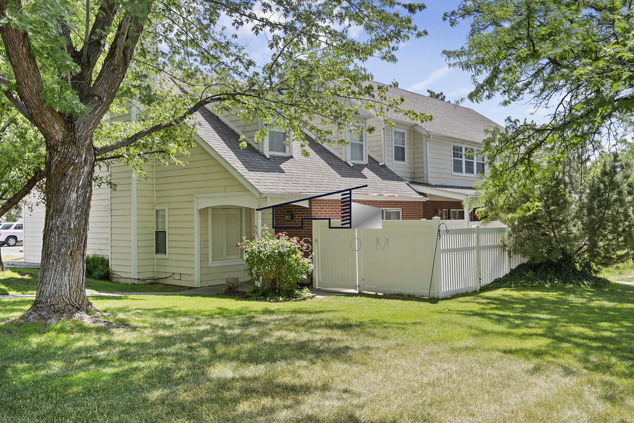 Primary Photo - 77 Pheasantbrook Cir