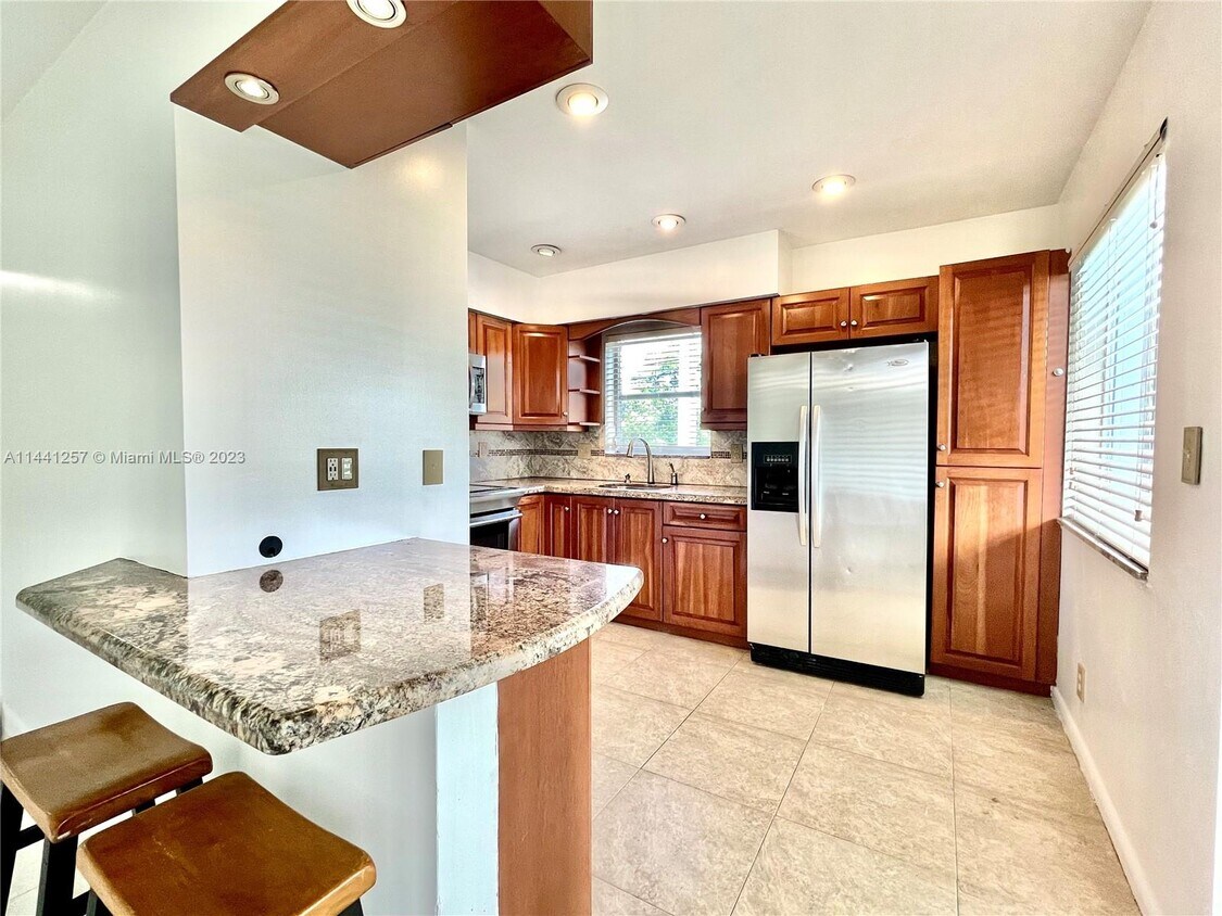 2344 NE 12th St Unit 13, Pompano Beach, FL 33062 Condo for Rent in