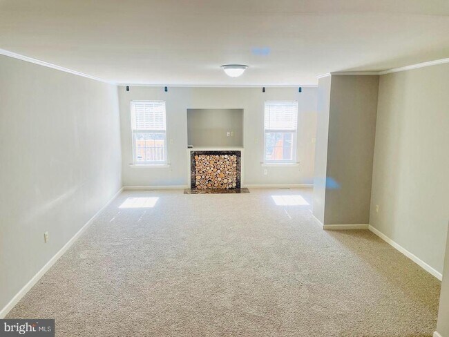 Foto del edificio - 711 Yorktown Blvd