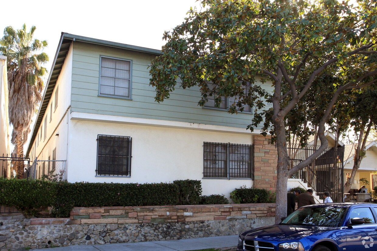 Building Photo - 1120 CHESTNUT AV