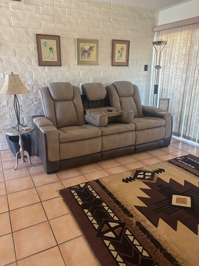 Foto del edificio - 6 W Greenock Dr