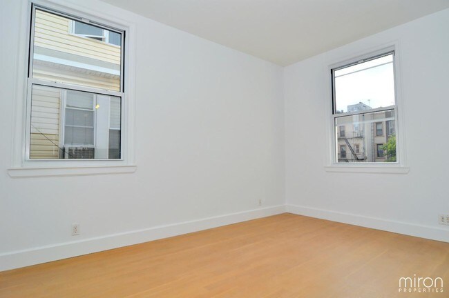 Building Photo - 23 Hausman St