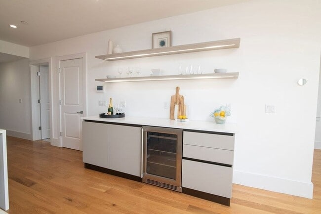 Photo - 726 E 8th St Apartment