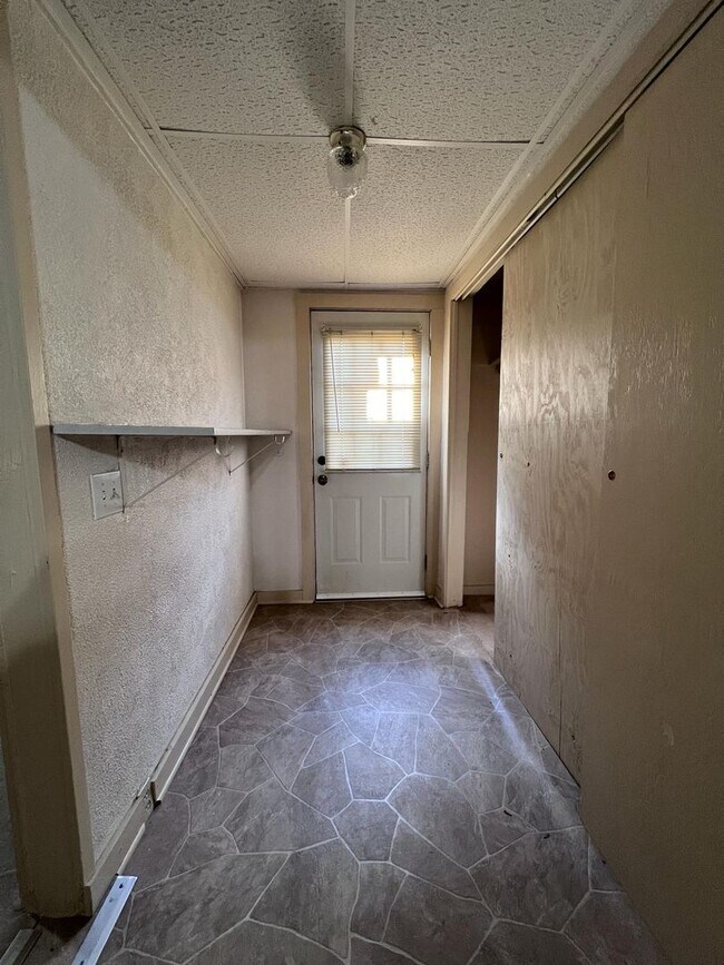 Foto del edificio - 402 E Mishawaka Ave