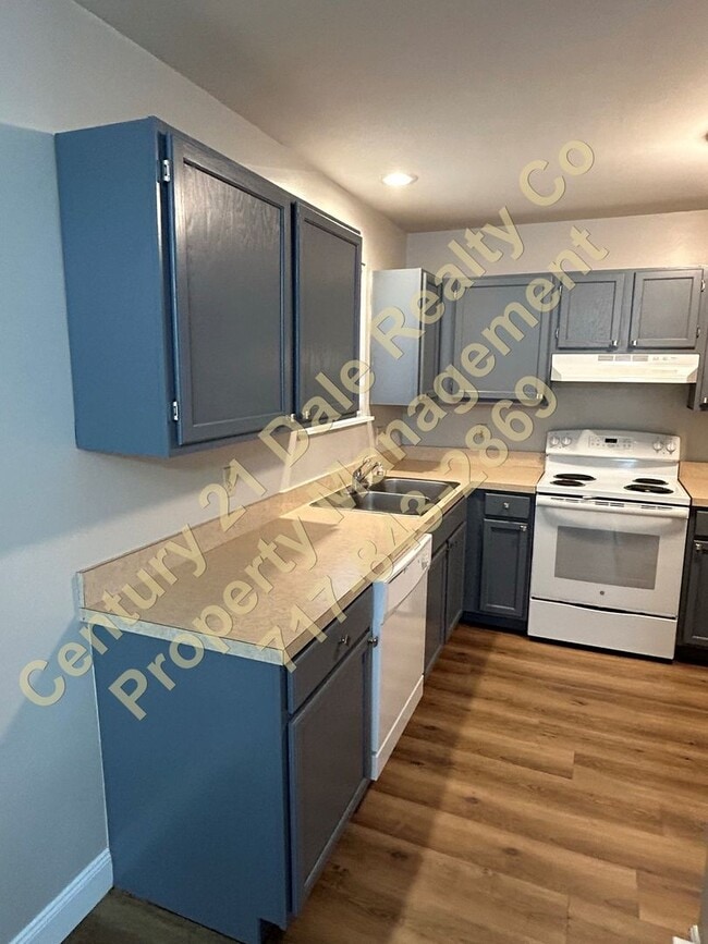 Building Photo - Beautiful 3 Bedroom House in Dover School ...