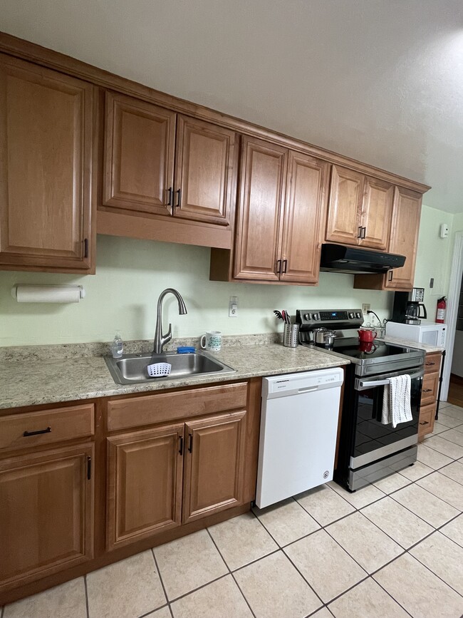 Kitchen - 1453 Woodbine St