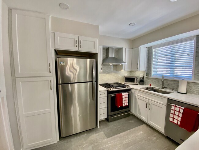 Foto del edificio - 5307 Pooks Hill Rd