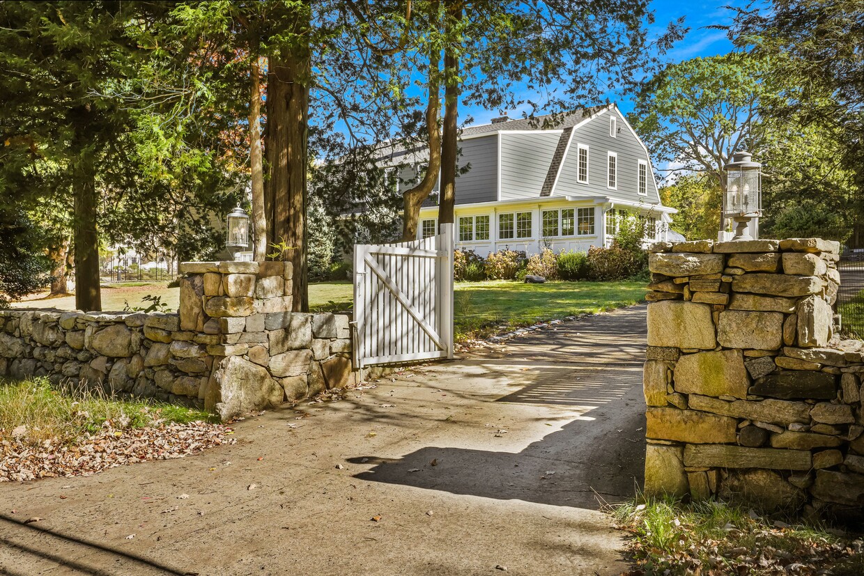 Foto principal - 849 Lake Ave