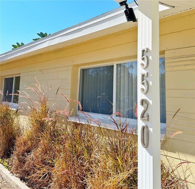 Foto del edificio - 5520 Hobson St NE