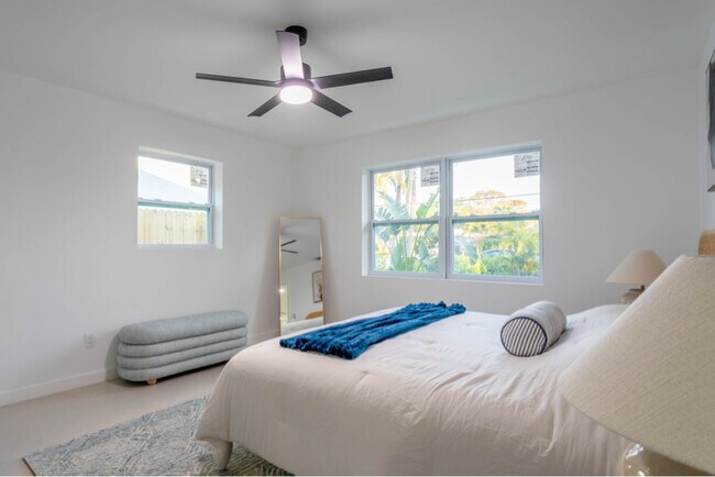 Foto del edificio - 770 NE 34th Ct