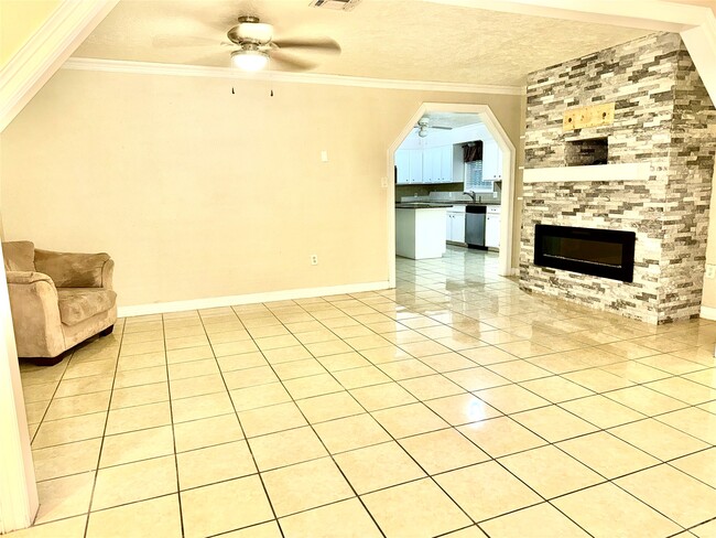 Building Photo - 2134 Rainy River Dr