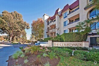 Building Photo - 5865 Friars Rd