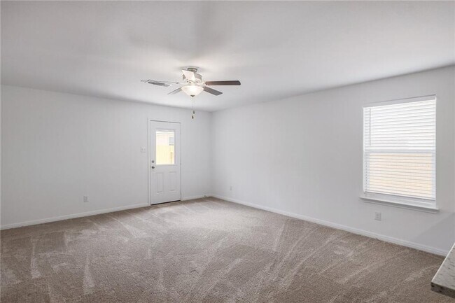 Building Photo - 137 Maywood Ln