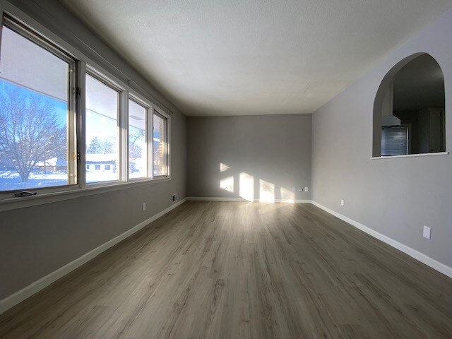 Foto del edificio - 3850 Xenia Ave N