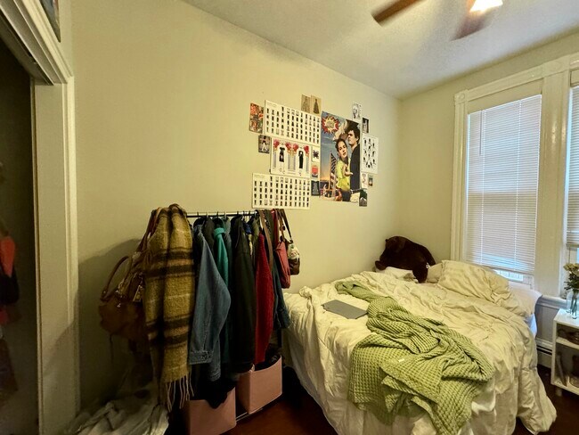 Building Photo - 719 Parker St