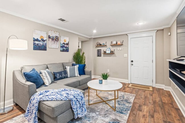 Foto del edificio - 657 McGruder St NE