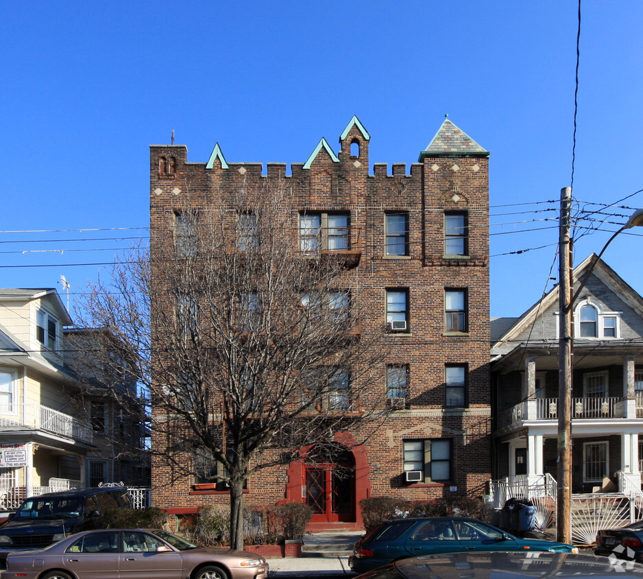 Primary Photo - 971 E 34th St