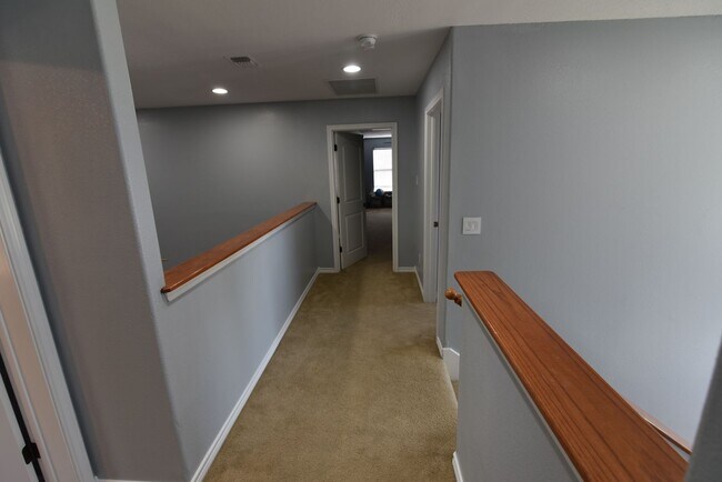 Foto del edificio - August 2024, Great 4 Bedroom 2.5 Bathroom,...