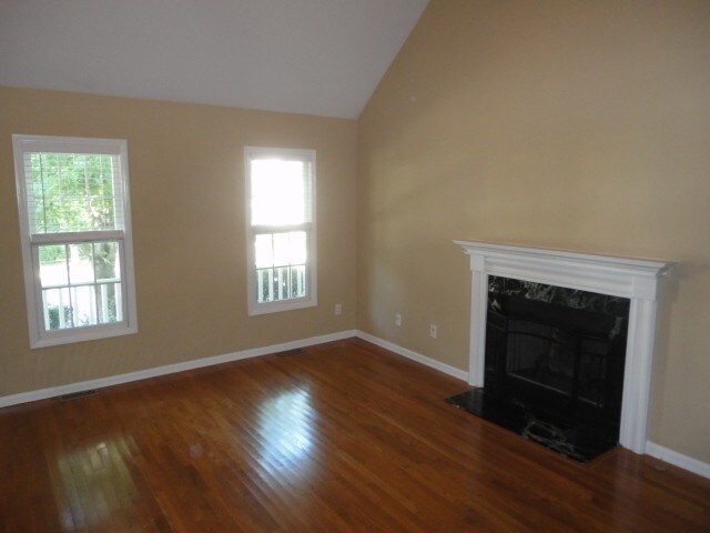 Foto del edificio - 12524 Waterlow Park Ln
