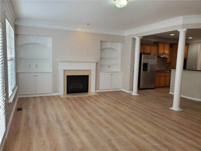 Foto del edificio - 6099 Prestwood Dr
