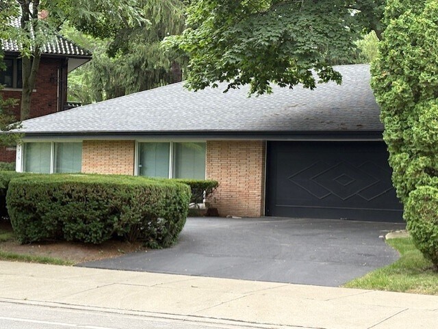 Foto principal - 1315 Sheridan Rd