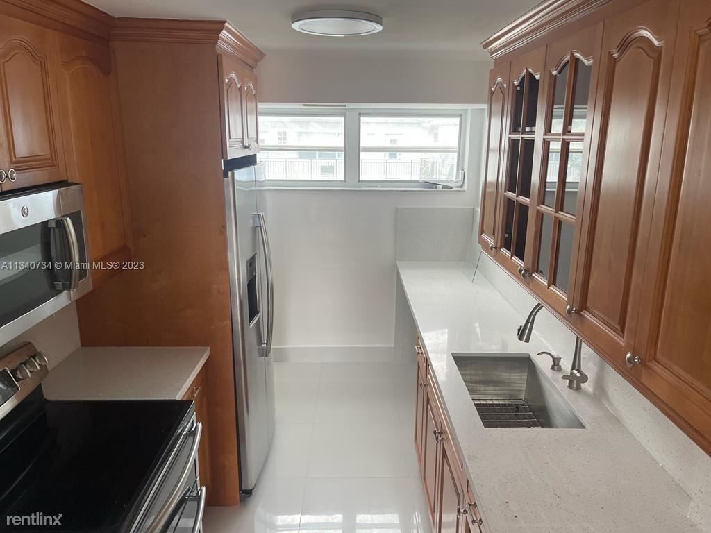 Primary Photo - 2 br, 2 bath Condo - 8340 Harding Ave