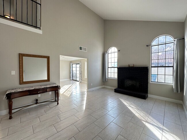 Building Photo - 805 Spyglass Ln